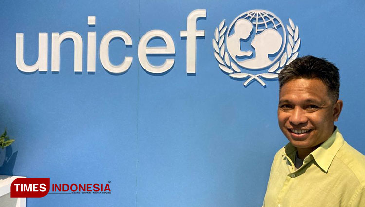 Ermi Ndoen, Kepala Kantor Perwakilan UNICEF Surabaya saat ditemui di kantornya. (FOTO: Ammar Ramzi/Times Indonesia) 