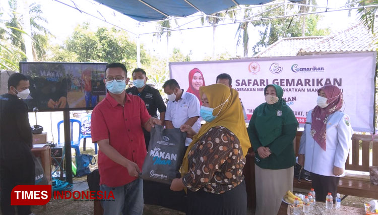 Kampanye Gemar IKAN Anggota Komisi IV DPR RI Riezky Aprilia bersama Kementrian Kelautan dan Perikanan di Banyuasin (Foto: FK for TIMES Indonesia)