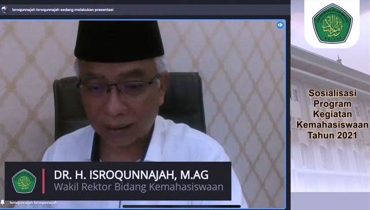 Dr. H. Isroqunnajah, M.Ag, Warek 3 bidang kemahasiswaan UIN Maliki Malang saat mempresentasikan materi. (Foto: Tangkapan Layar)