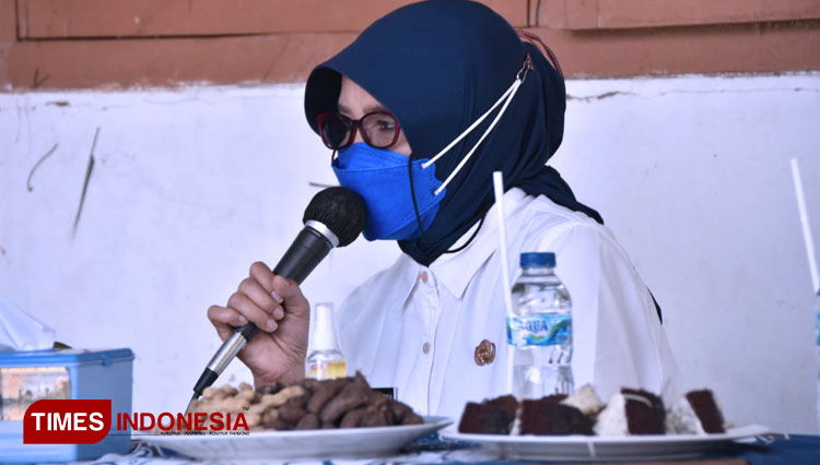 Wali Kota Banjar saat memberikan sambutan pada peletakan batu pertama pesantren yang dikunjunginya (Foto: Susi/TIMES Indonesia)