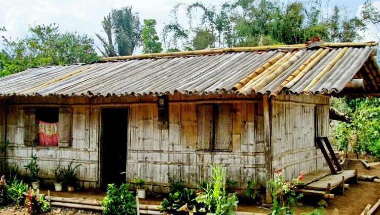 Rumah-Bambu.jpg
