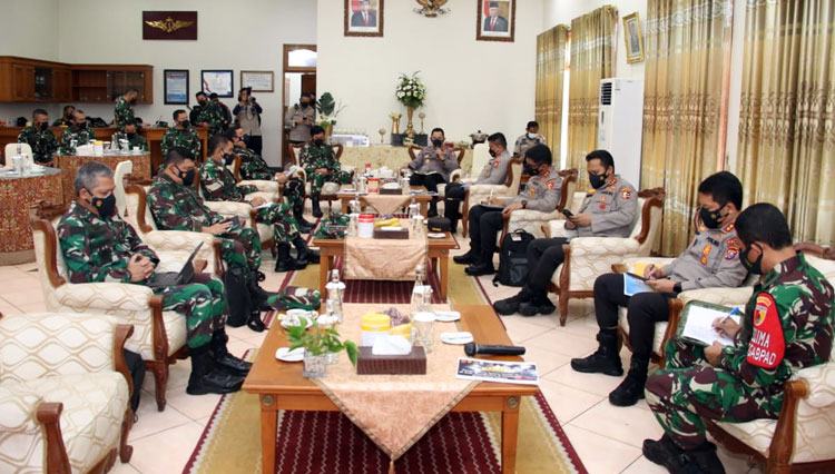 Panglima TNI dan Kapolri di Bangkalan 1