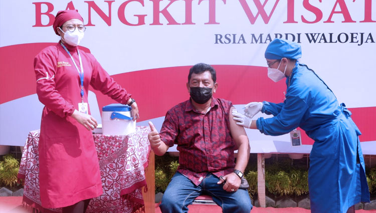 Program vaksinasi Covid-19 untuk pekerja pariwisata di RSIA Mawar. (FOTO: Humas RSIA Mawar)