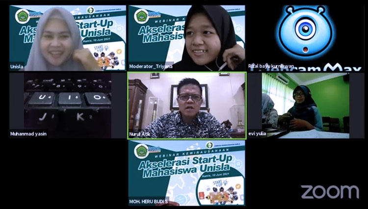 CEO Rocket Chicken Indonesia, H Nurul Atik, menyampaikan materi saat menjadi pembicara dalam webinar Kewirausahaan, Kamis, (10/6/2021). (Foto: Ja’far Shodiq (CR-161)/AJP TIMESINDONESIA)