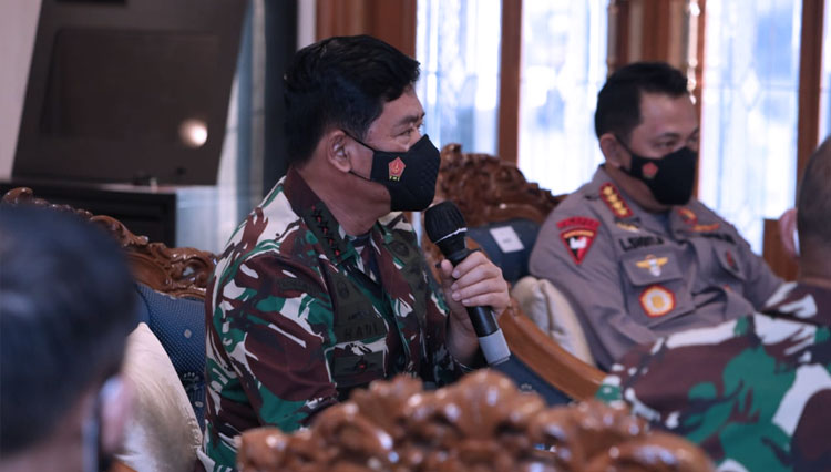 Tiba di Halim, Panglima TNI Langsung Pimpin Rapat Khusus Bahas Covid