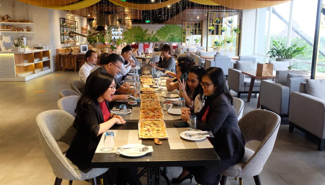 Pizza Parade, Kulineran Seru di Hotel Royal Tulip Darmo Surabaya