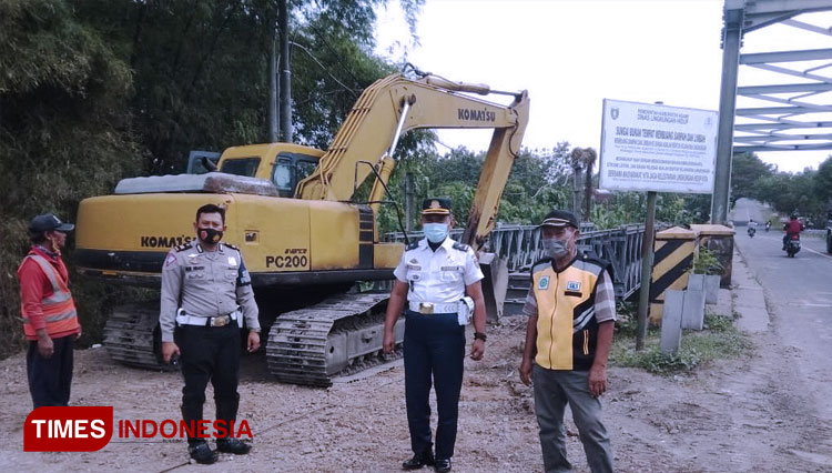 Jembatan Ngantru Ngawi Diperbaiki, Truk Logistik Dilarang Lewat