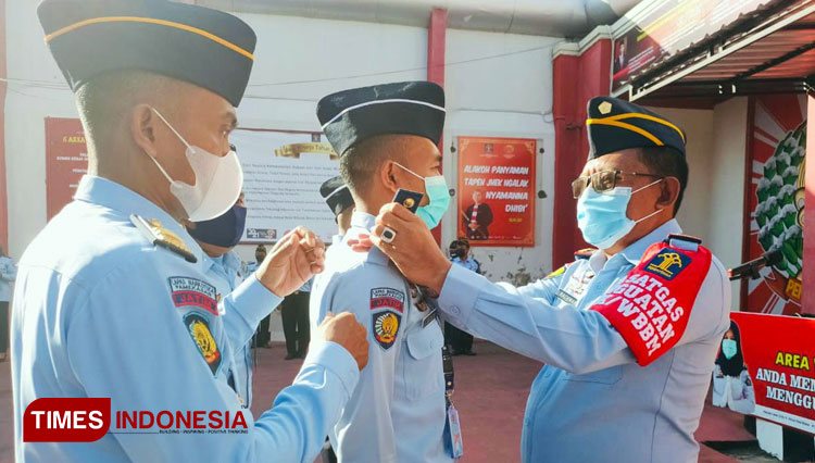 Empat Petugas Lapas Narkotika Kelas II A Pamekasan Resmi Naik Pangkat ...