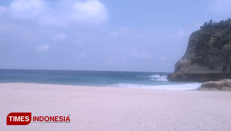Suasana Pantai Ngobyongan yang indah (FOTO: Yusuf For TIMES Indonesia)