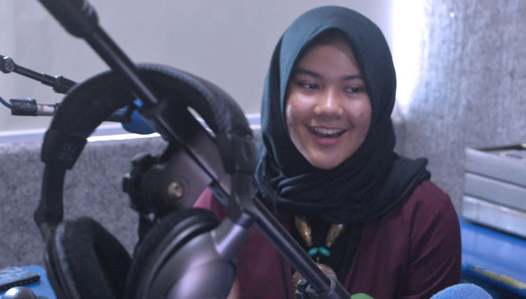 Nisa Elysia Alif Siswi Lolos SBMPTN Prodi Ilmu Komunikasi Unair dengan Prestasi dan Kerja Keras