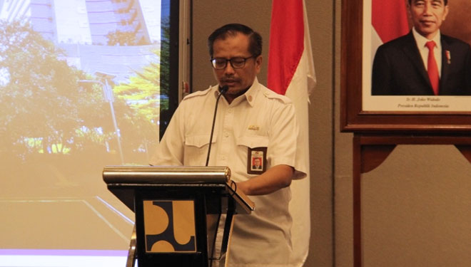 Sekjen Kementerian PUPR RI Mohammad Zainal Fatah saat memberikan sambutan pada acara Midterm Review Pelaksanaan Anggaran TA 2021 dan Penyiapan Program Sekretariat Jenderal TA 2022, di Jakarta, Selasa (15/6/2021). (FOTO: Biro Komunikasi Publik Kementerian)