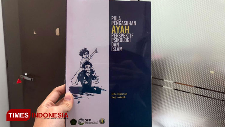 Buku Pola Pengasuhan Ayah