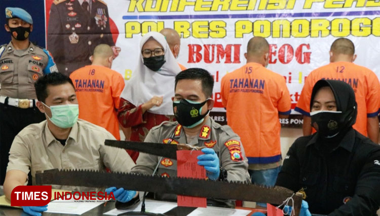 Polres Ponorogo ungkap Kasus Ilegal Logging, Amankan 5 Orang dan 50 Batang Kayu Sonokeling