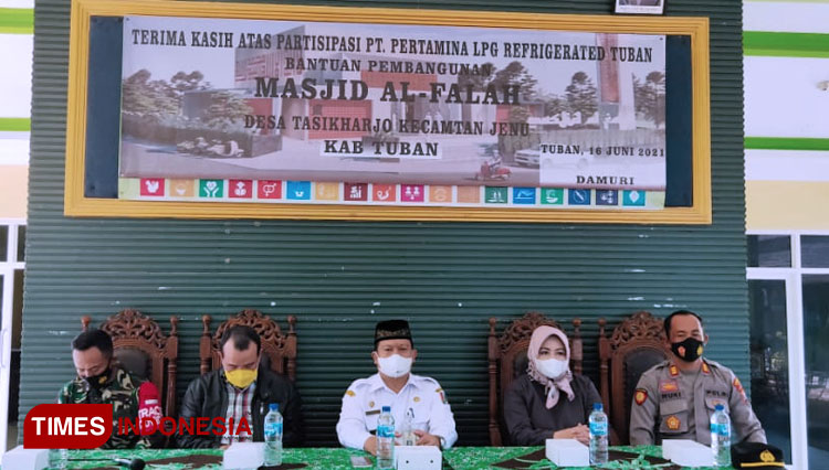 Terminal LPG Refrigerated Tuban, sosialisasi bantuan CSR berupa pembnangunan masjid dan menyerahkan mobil pelayanan kesehatan, Rabu (16/06/2021) (FOTO: Safuwan/TIMES Indonesia) 