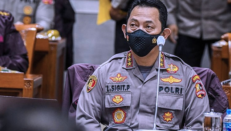 Kapolri Jenderal Pol. Listyo Sigit Prabowo saat memberikan keterangan pers di Jakarta (foto: Dokumen/ANTARA)