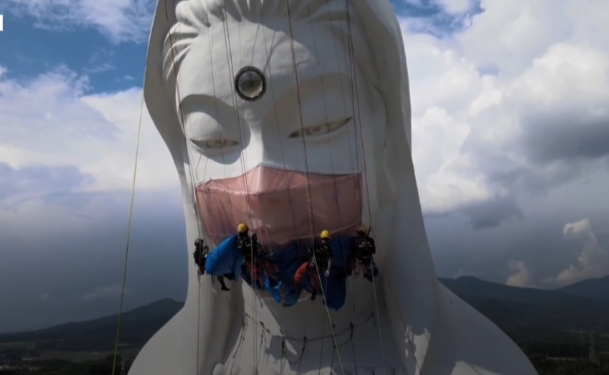 Patung-Jepang-Masker-3.jpg