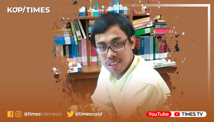Arifin Ma’ruf, S.H. M.H., (Peneliti dan Analis Kebijakan pada Yayasan Javlec Indonesia, Penulis saat ini juga bekerja sebagai Technical Assistance Hukum dan Kebijakan SPOS Indonesia – Yayasan KEHATI Jakarta).