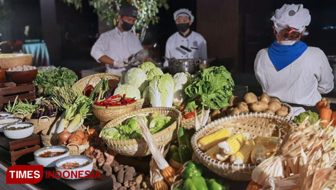 Berbagi bahan sayuran yang siap dihidangkan bersama Barbecue (FOTO: Riswan Efendi/TIMES Indonesia)