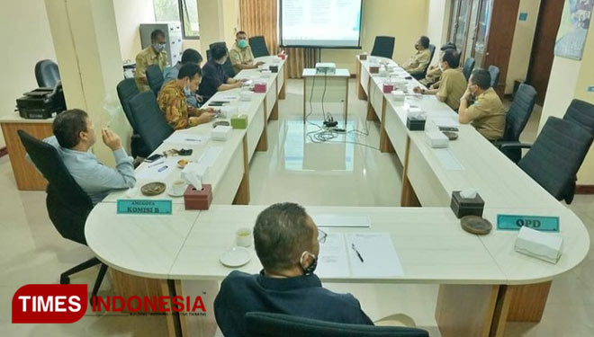 Dengar pendapat Komisi B DPRD Kota Batu dengan Dinas Pertanian Kota Batu membahas tentang pupuk bersubsidi. (Foto: Muhammad Dhani Rahman/TIMES Indonesia)