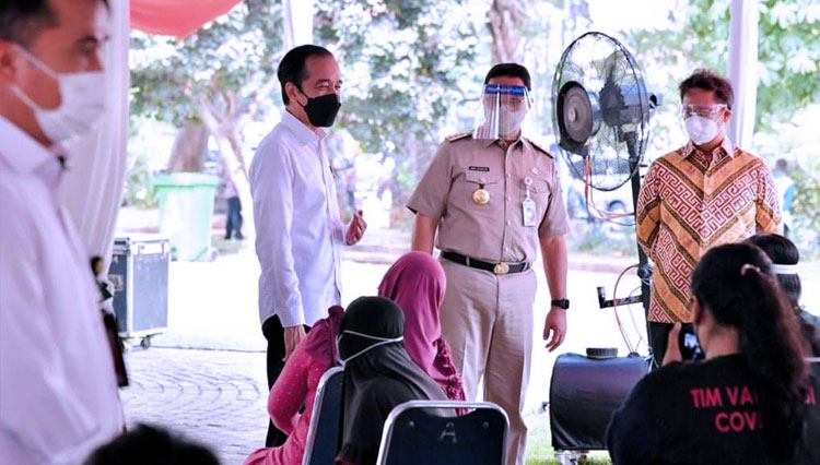 Presiden RI Jokowi: Agama Apapun Tak Ada yang Melarang Vaksin Covid-19