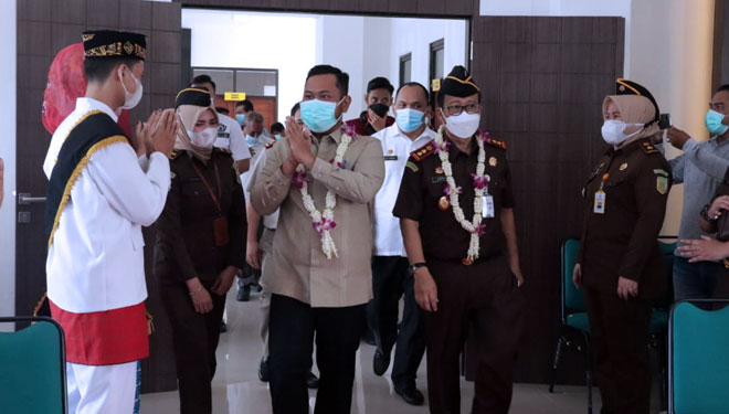 Bupati Fandi Akhmad Yani b