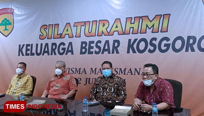 (ki-ka) M. Sabil Rachman (sekjen PPK Kosgoro 1957), Hayono Isman (Ketua Umum PPK KOSGORO), Dave Akbarshah F. Laksono (ketua Umum PPK KOSGORO 1957) dan Hari Widodo (Sekjen PPK KOSGORO). (Foto: Fahmi/TIMES Indonesia)