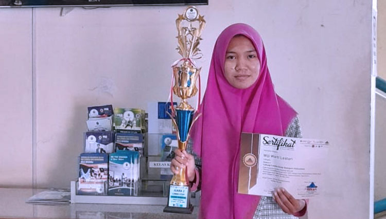 Hebat, Mahasiswi BK UMBY Juara Lomba Cipta Puisi Nasional