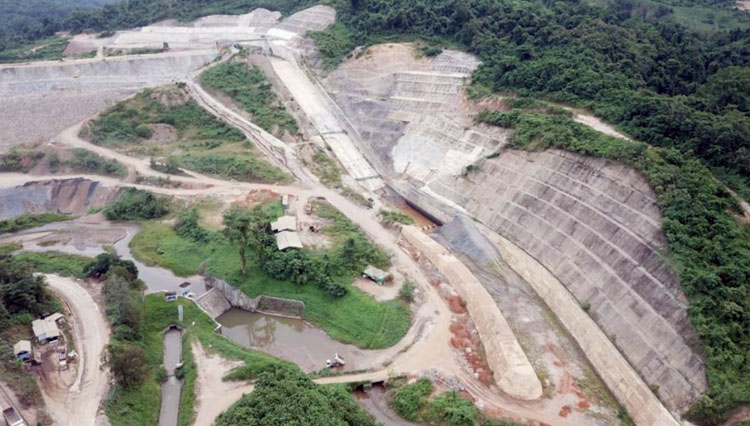 Pembangunan Bendungan Ladongi di Kabupaten Kolaka Timur, Provinsi Sulawesi Tenggara sudah mencapai 90,28% dan direncanakan dapat dilakukan pengisian air awal (impounding) pada Juli 2021. (FOTO: Biro Komunikasi Publik Kementerian PUPR RI)