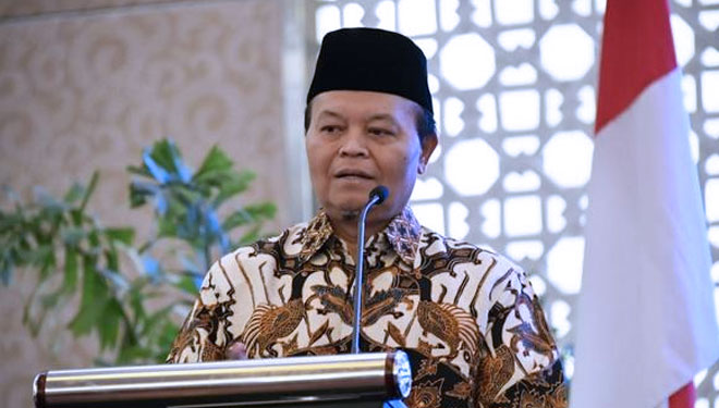 Wakil Ketua MPR RI Dr. H. M. Hidayat Nur Wahid MA mepertanyakan program bansos untuk warga terdampak Covid-19. (FOTO: Humas MPR RI)