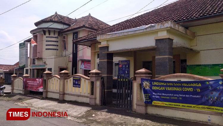 Puskesmas Kahuripan Kota Tasikmalaya untuk sementara ditutup (FOTO:Harniwan Obech/TIMES Indonesia)
