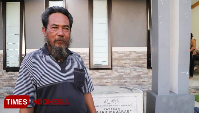 Gus Basuki Rahmat atau Gus Bas pemilik Yayasan Fajar Mujarab La Nyalla Academia di Pacet, Mojokerto, Senin (28/6/2021).(Foto : Lely Yuana/TIMES Indonesia)