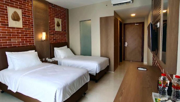 Bedroom yang di Lynn Hotel Mojokerto dengan nuansa khas Majapahit. (Dok. Lynn Hotel Mojokerto)