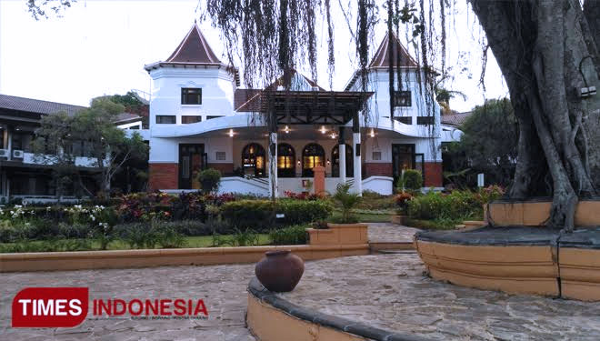 èL Hotel Kartika b