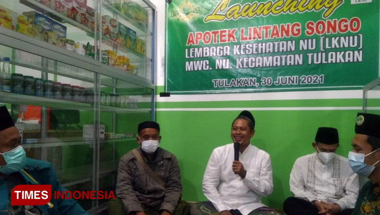 Ketua MWCNU Kecamatan Tulakan, Ulumudin saat berikan sambutan di Launching Apotek Lintang Songo (Foto: Yusuf For TIMES Indonesia)