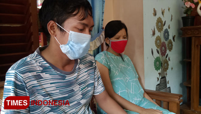Orang tua Bayi Siti mengaku terkendala biaya perawatan anaknya (Foto:Susi/TIMES Indonesia)