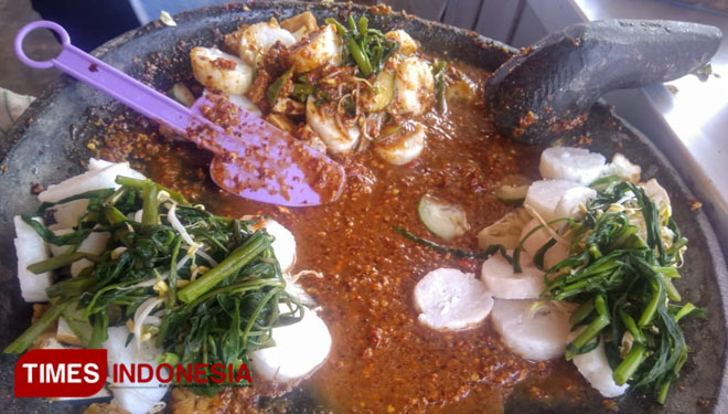Bercita Rasa Khas, Gado-gado Cendol Pacitan Laris Manis