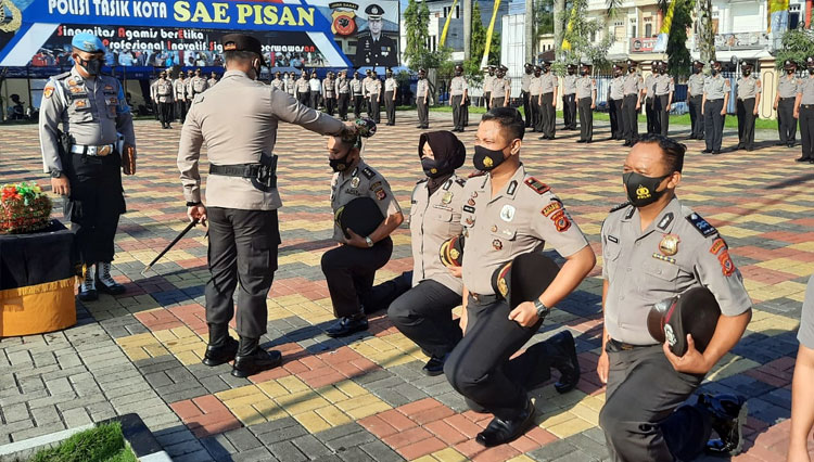 Upacara-Korp-Kenaikan-Pangkat-di-halaman-Mapolres-Tasikmalaya-Kota-3.jpg