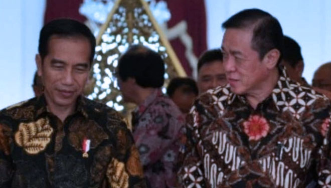 Arief Harsono dalam sebuah perjumpaan dengan Presiden Republik Indonesia, Joko Widodo. (FOTO: dok. Hermanto Tanoko)