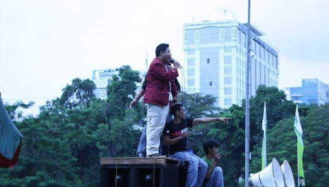 Wakil Ketua Pemuda Muhammadiyah Ristan Alfino Addakhil saat menggelar aksi di Jakarta beberapa waktu lalu (FOTO: dok pribadi)