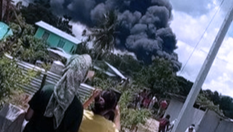 Lokasi jatuhnya Pesawat angkut militer Hercules C130 di dekat rumah penduduk di Jolo. (FOTO: BBC)