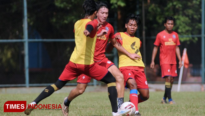 Seiya Da Costa Lay pemain jebolan Akademi Arema di sesi latihan Arema FC (Foto: Ovan Setiawan/TIMES Indonesia)