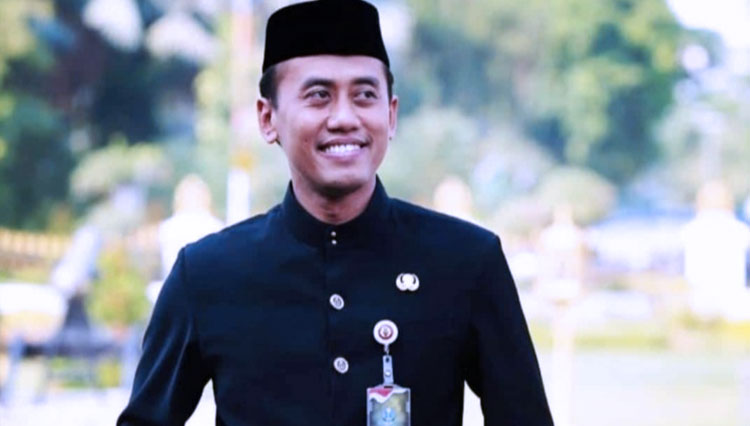 Alm Rochmad Nuryanto, Kasubag Dokumentasi Pimpinan Provinsi Jawa Timur. (FOTO: Dok.Humas Pemprov Jatim)  