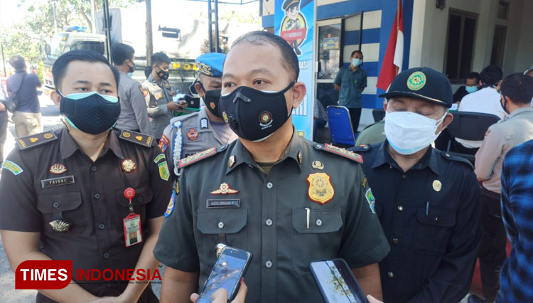 PPKM Darurat, Petugas Di Majalengka Sidak Pusat Perbelanjaan Hingga ...