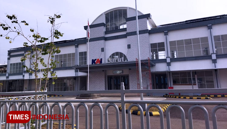 Pelataran-dan-lahan-parkir-Stasiun-Garut.jpg