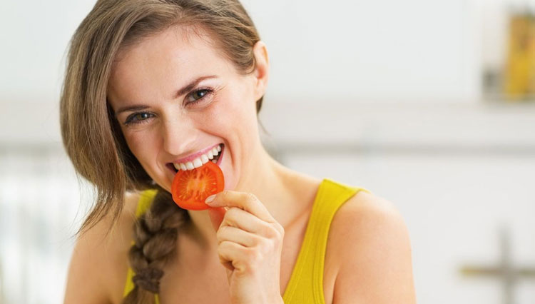 ILUSTRASI - Tomat makanan rendah kalori yang kaya nutrisi. (FOTO: Alliance/Shutterstock)