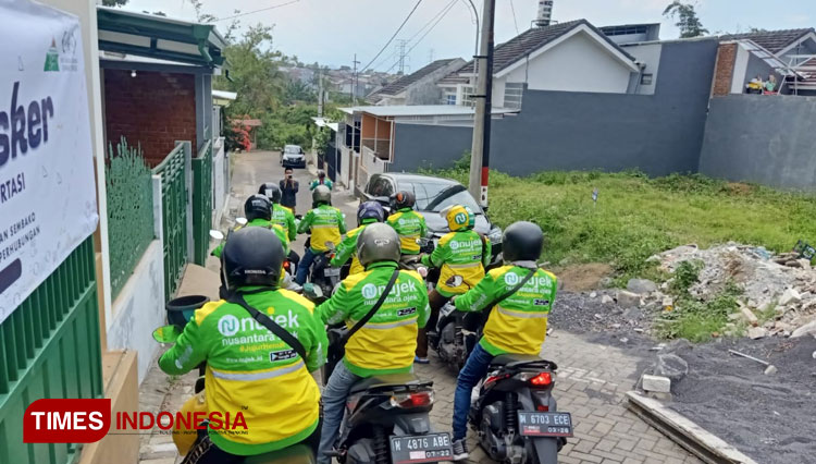 driver mitra Nujek a