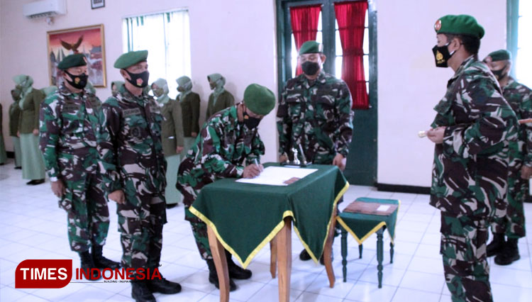 Penandatanganan-berita-acara-sertijab.jpg