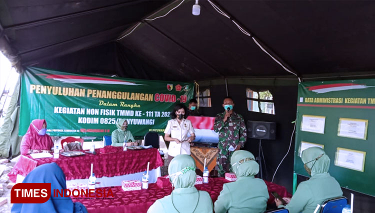 Penyuluhan Penanganan Covid-19 oleh Poliklinik Kesehatan Kodim 0825 Banyuwangi (FOTO: Rizki Alfian/ TIMES Indonesia)