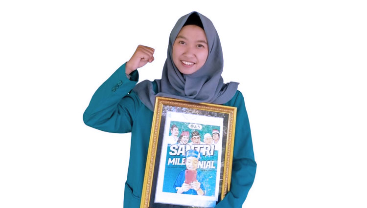 Aprilia Nur Azizah, mahasiswa Prodi Pendidikan Bahasa dan Sastra Indonesia FKIP meraih juara 2 Lomba Desain Poster Nasional yang diadakan oleh National Islamic Festival PKPT IPNU IPPNU Se-Malang Raya. (FOTO: AJP TIMES Indonesia)