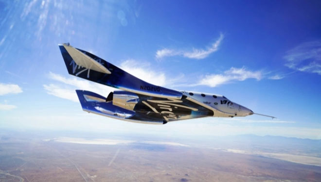 Pesawat roket yang membawa pendiri Virgin Galactic Richard Branson dan anggota kru lainnya lepas landas dari Spaceport America. (FOTO: Al Jazeera/AP)